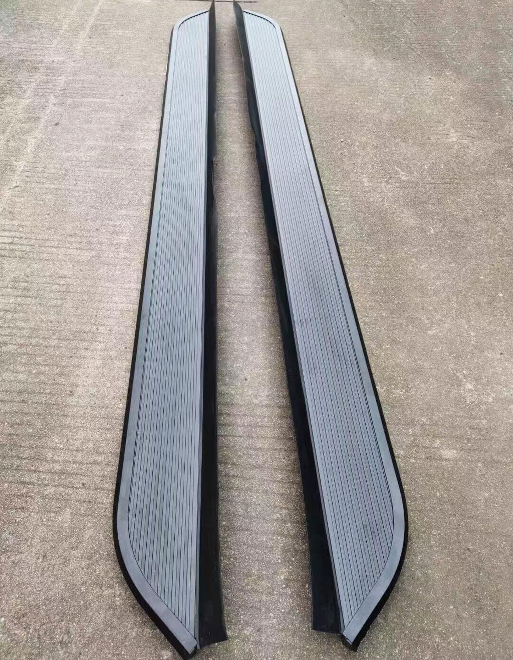 2pcs Side Step Running Board for Rivian R1S 2022-2024 NerfBar Aluminium Pedal Automotive Exterior Accessories (with Brackets)